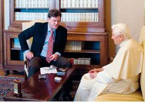 Contraportada del libro "Luz del Mundo" escrito por Benedicto XVI